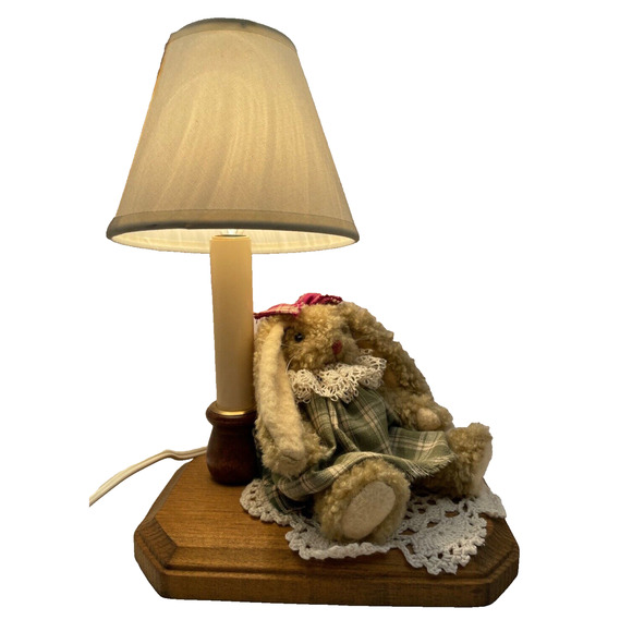 Vintage Adorable Bunny Accent Lamp- Preowned - Picture 8 of 9
